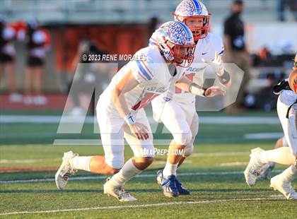 Thumbnail 2 in St. Vincent de Paul vs Wasco ( CIF Div 6-AA State Final) photogallery.