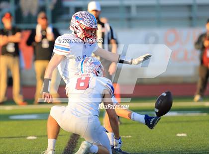 Thumbnail 3 in St. Vincent de Paul vs Wasco ( CIF Div 6-AA State Final) photogallery.