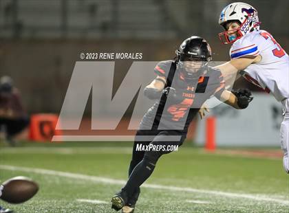 Thumbnail 1 in St. Vincent de Paul vs Wasco ( CIF Div 6-AA State Final) photogallery.