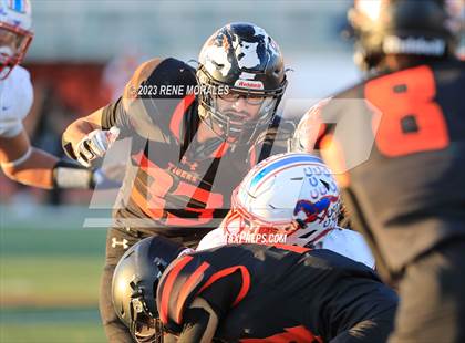 Thumbnail 3 in St. Vincent de Paul vs Wasco ( CIF Div 6-AA State Final) photogallery.