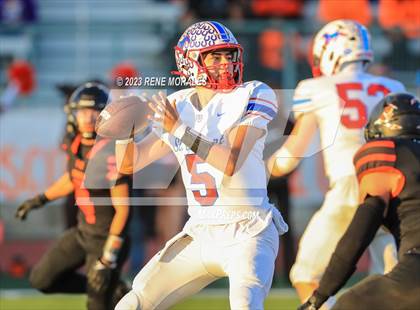 Thumbnail 3 in St. Vincent de Paul vs Wasco ( CIF Div 6-AA State Final) photogallery.