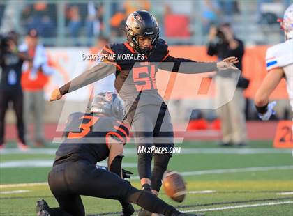 Thumbnail 3 in St. Vincent de Paul vs Wasco ( CIF Div 6-AA State Final) photogallery.