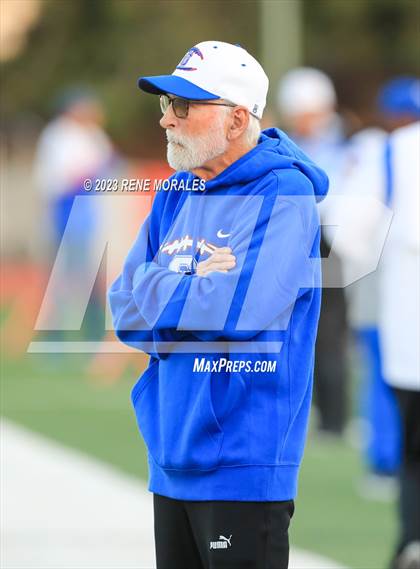 Thumbnail 2 in St. Vincent de Paul vs Wasco ( CIF Div 6-AA State Final) photogallery.