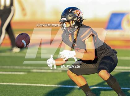 Thumbnail 3 in St. Vincent de Paul vs Wasco ( CIF Div 6-AA State Final) photogallery.