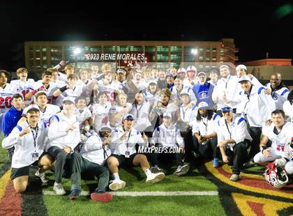 Thumbnail 1 in St. Vincent de Paul vs Wasco ( CIF Div 6-AA State Final) photogallery.