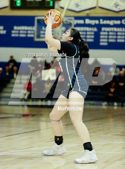 Thumbnail 3 in East vs West (Battle of the Valley All-Star Game) photogallery.