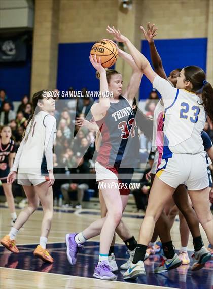 Thumbnail 3 in East vs West (Battle of the Valley All-Star Game) photogallery.