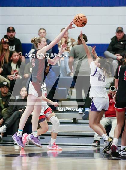 Thumbnail 2 in East vs West (Battle of the Valley All-Star Game) photogallery.