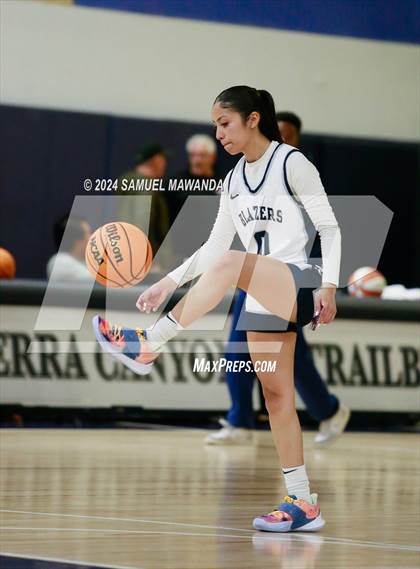 Thumbnail 2 in East vs West (Battle of the Valley All-Star Game) photogallery.