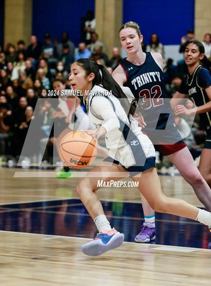 Thumbnail 3 in East vs West (Battle of the Valley All-Star Game) photogallery.