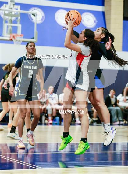 Thumbnail 2 in East vs West (Battle of the Valley All-Star Game) photogallery.