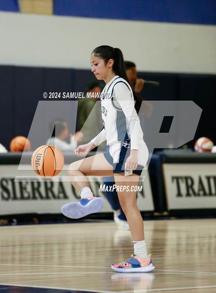 Thumbnail 3 in East vs West (Battle of the Valley All-Star Game) photogallery.