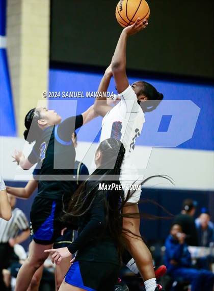 Thumbnail 2 in East vs West (Battle of the Valley All-Star Game) photogallery.