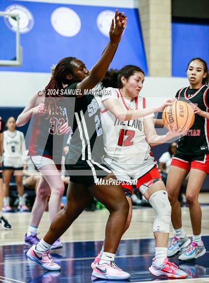 Thumbnail 1 in East vs West (Battle of the Valley All-Star Game) photogallery.