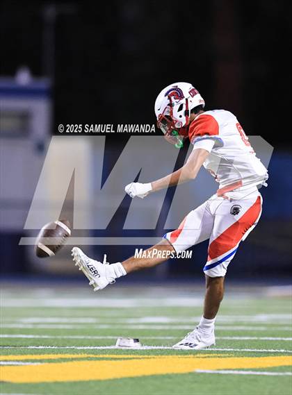 Thumbnail 3 in Faith Baptist vs Milken photogallery.