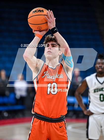 Thumbnail 1 in Pacifica Christian vs. Fairmont Prep (CIF SS DIV 2AA Championship) photogallery.