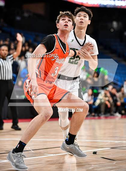 Thumbnail 2 in Pacifica Christian vs. Fairmont Prep (CIF SS DIV 2AA Championship) photogallery.