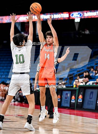 Thumbnail 3 in Pacifica Christian vs. Fairmont Prep (CIF SS DIV 2AA Championship) photogallery.