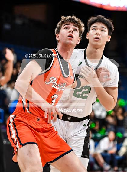 Thumbnail 1 in Pacifica Christian vs. Fairmont Prep (CIF SS DIV 2AA Championship) photogallery.