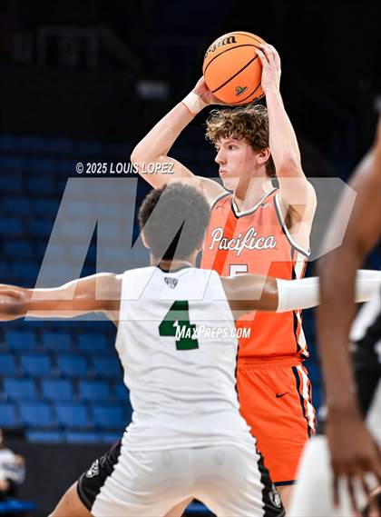 Thumbnail 3 in Pacifica Christian vs. Fairmont Prep (CIF SS DIV 2AA Championship) photogallery.