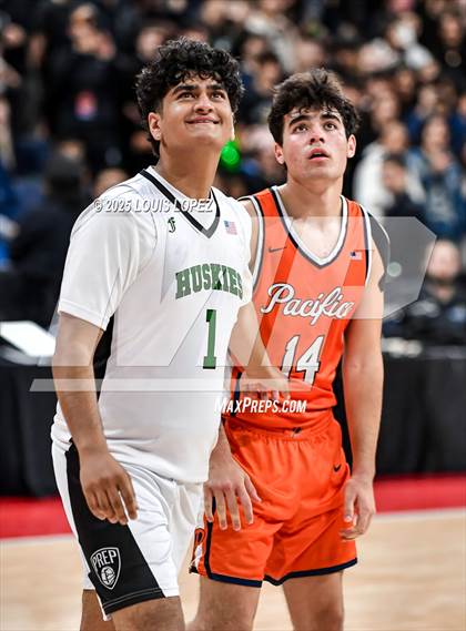 Thumbnail 2 in Pacifica Christian vs. Fairmont Prep (CIF SS DIV 2AA Championship) photogallery.