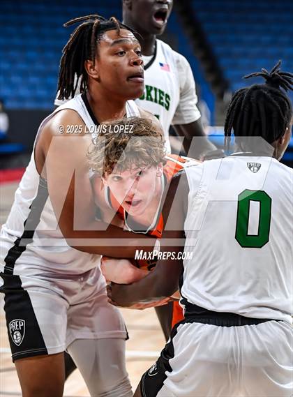Thumbnail 2 in Pacifica Christian vs. Fairmont Prep (CIF SS DIV 2AA Championship) photogallery.