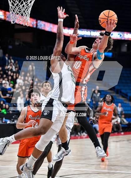 Thumbnail 2 in Pacifica Christian vs. Fairmont Prep (CIF SS DIV 2AA Championship) photogallery.