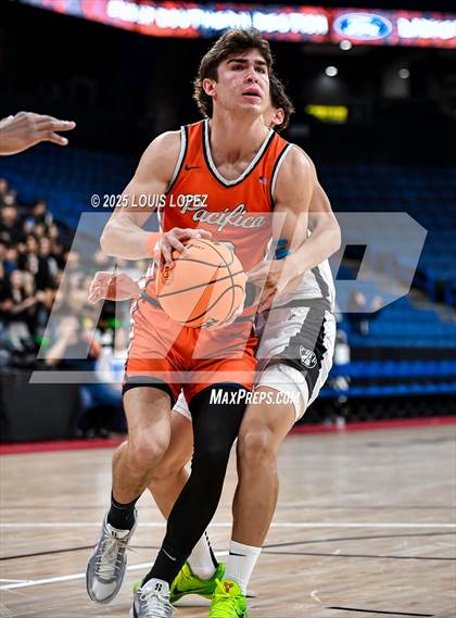 Thumbnail 2 in Pacifica Christian vs. Fairmont Prep (CIF SS DIV 2AA Championship) photogallery.