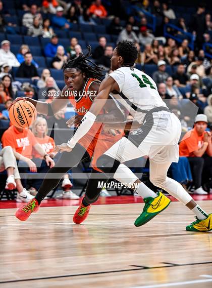 Thumbnail 3 in Pacifica Christian vs. Fairmont Prep (CIF SS DIV 2AA Championship) photogallery.