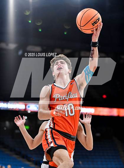 Thumbnail 3 in Pacifica Christian vs. Fairmont Prep (CIF SS DIV 2AA Championship) photogallery.