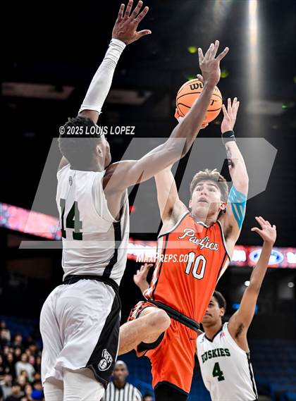 Thumbnail 2 in Pacifica Christian vs. Fairmont Prep (CIF SS DIV 2AA Championship) photogallery.