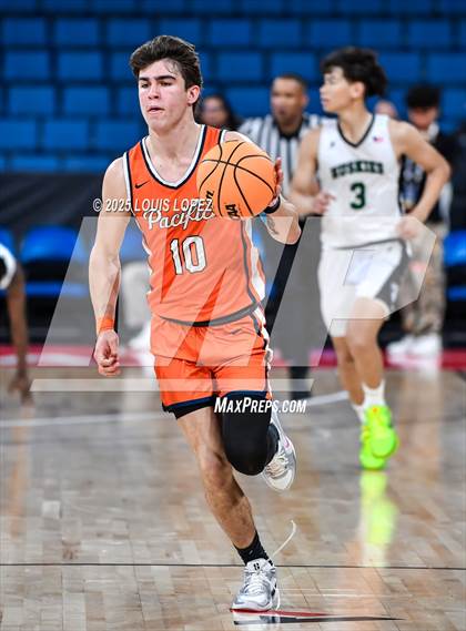 Thumbnail 3 in Pacifica Christian vs. Fairmont Prep (CIF SS DIV 2AA Championship) photogallery.