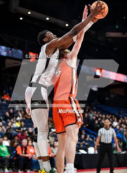 Thumbnail 3 in Pacifica Christian vs. Fairmont Prep (CIF SS DIV 2AA Championship) photogallery.