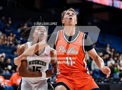 Thumbnail 2 in Pacifica Christian vs. Fairmont Prep (CIF SS DIV 2AA Championship) photogallery.