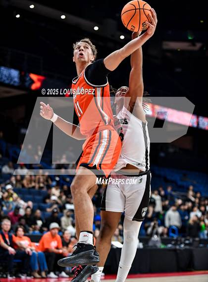 Thumbnail 3 in Pacifica Christian vs. Fairmont Prep (CIF SS DIV 2AA Championship) photogallery.