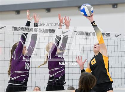 Thumbnail 3 in Desert Hills vs. Salpointe Catholic (Nike Tournament of Champions – Southwest) photogallery.