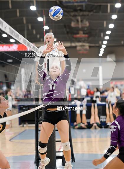Thumbnail 3 in Desert Hills vs. Salpointe Catholic (Nike Tournament of Champions – Southwest) photogallery.