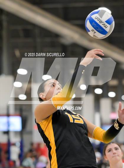Thumbnail 3 in Desert Hills vs. Salpointe Catholic (Nike Tournament of Champions – Southwest) photogallery.