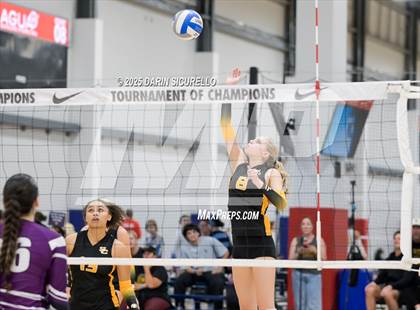 Thumbnail 3 in Desert Hills vs. Salpointe Catholic (Nike Tournament of Champions – Southwest) photogallery.