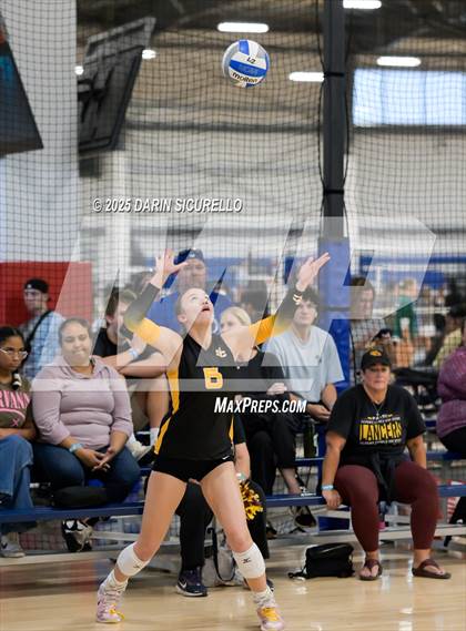 Thumbnail 2 in Desert Hills vs. Salpointe Catholic (Nike Tournament of Champions – Southwest) photogallery.