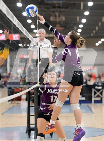 Thumbnail 1 in Desert Hills vs. Salpointe Catholic (Nike Tournament of Champions – Southwest) photogallery.