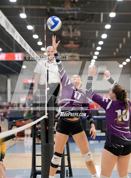 Thumbnail 3 in Desert Hills vs. Salpointe Catholic (Nike Tournament of Champions – Southwest) photogallery.