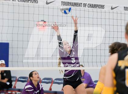 Thumbnail 3 in Desert Hills vs. Salpointe Catholic (Nike Tournament of Champions – Southwest) photogallery.