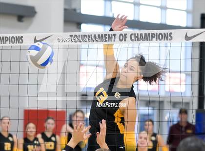 Thumbnail 1 in Desert Hills vs. Salpointe Catholic (Nike Tournament of Champions – Southwest) photogallery.