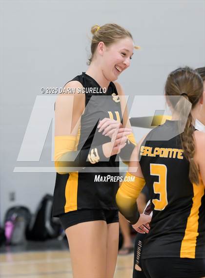Thumbnail 3 in Desert Hills vs. Salpointe Catholic (Nike Tournament of Champions – Southwest) photogallery.