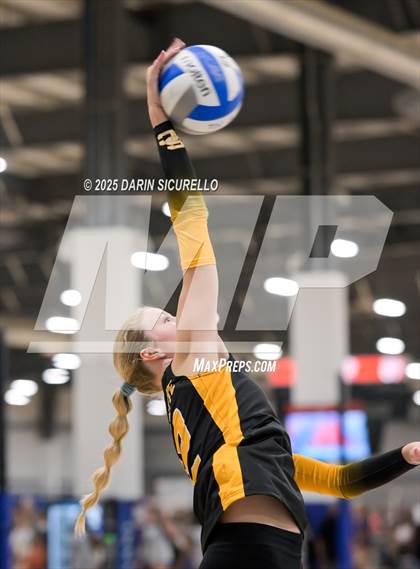 Thumbnail 2 in Desert Hills vs. Salpointe Catholic (Nike Tournament of Champions – Southwest) photogallery.