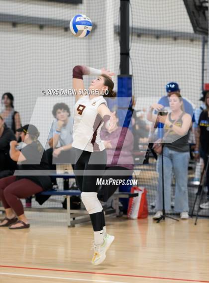 Thumbnail 1 in Desert Hills vs. Salpointe Catholic (Nike Tournament of Champions – Southwest) photogallery.
