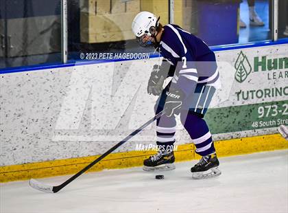 Thumbnail 3 in Randolph vs. Morristown-Beard photogallery.