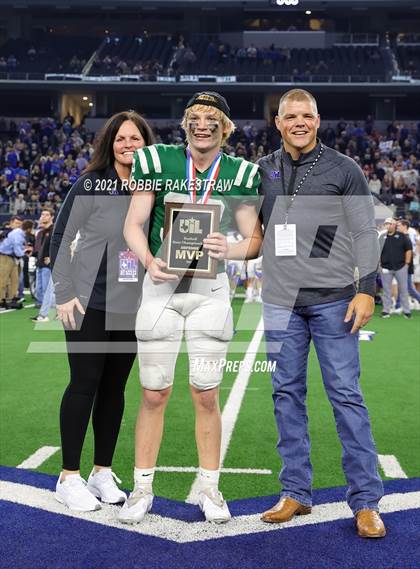Thumbnail 3 in Gunter @ Franklin (UIL Football 3A D2 Finals) photogallery.