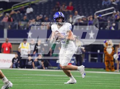 Thumbnail 2 in Gunter @ Franklin (UIL Football 3A D2 Finals) photogallery.